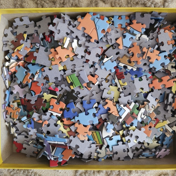 Bob's Burgers puzzle- wonder wharf- 1000pc - Picture 3 of 3